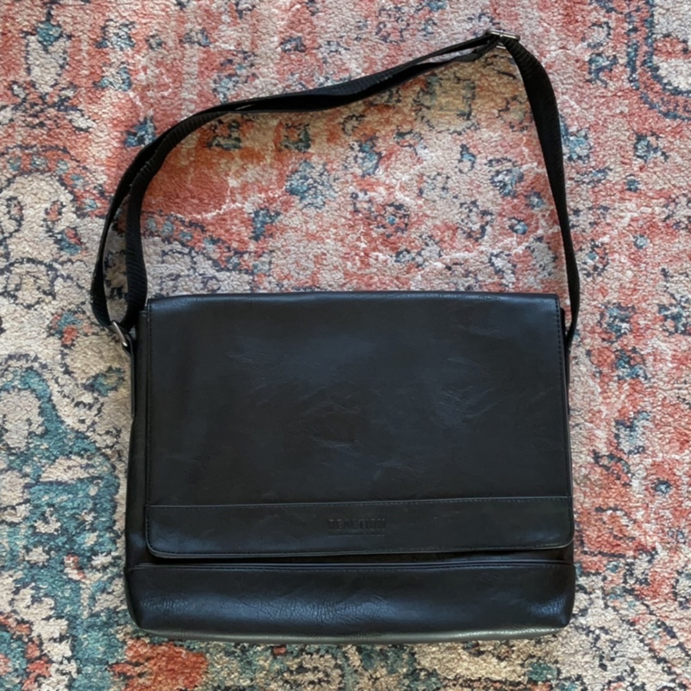 Kenneth Cole Reaction Black Laptop Bag with Durable Fabric and Flap Closure
